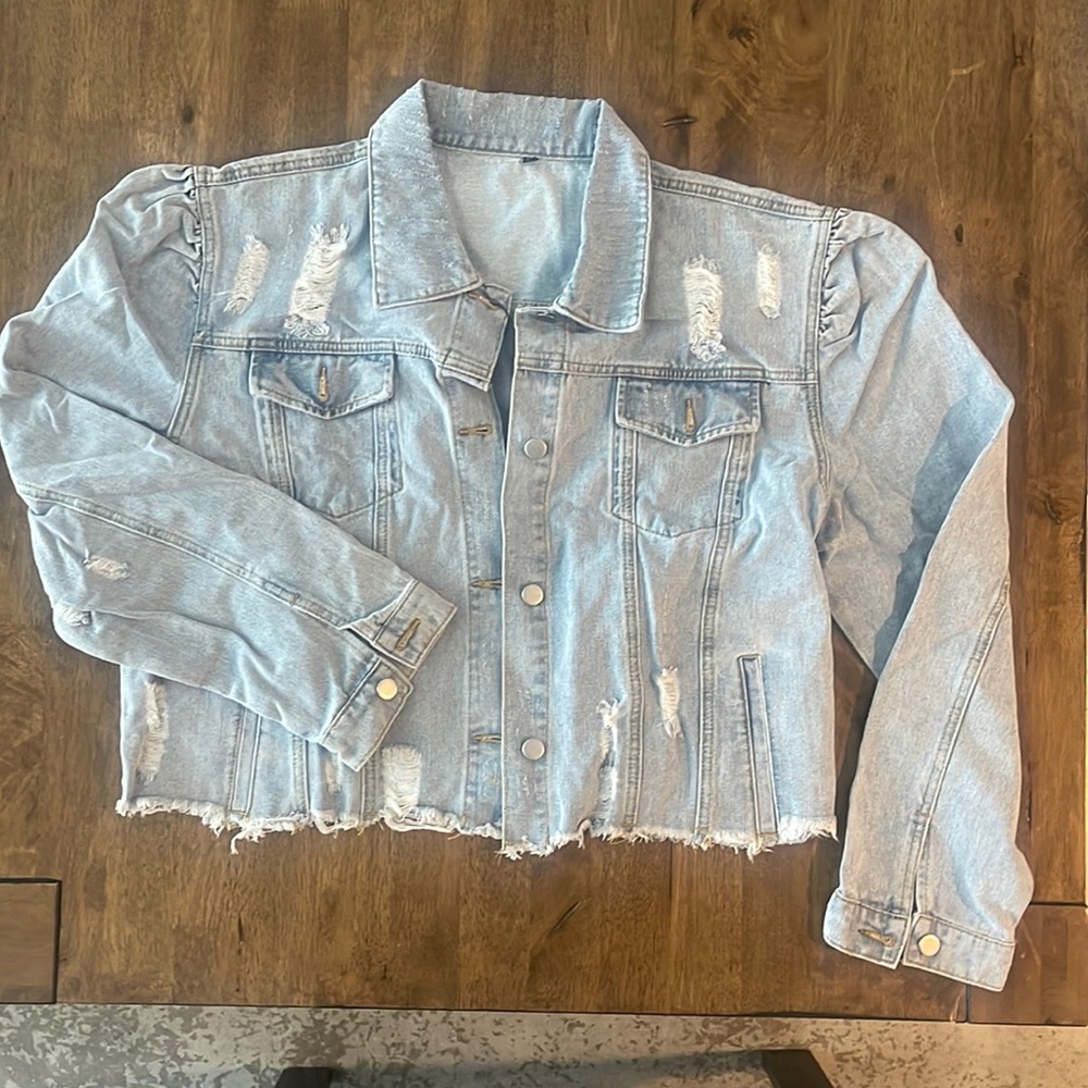 NWT cropped jean jacket